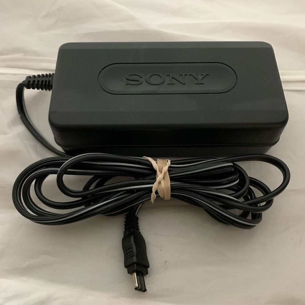 Sony AC-L10A Camcorder AC Power Adapter 8.4V 1.5A